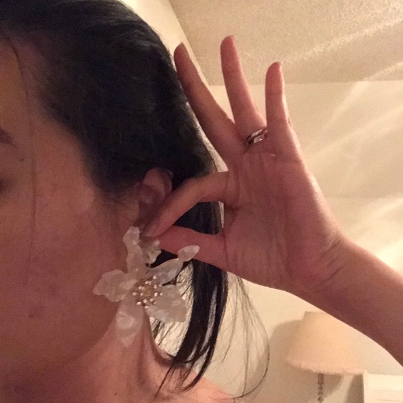 Opaque white Acrylic lily earrings - Picture 3 of 6